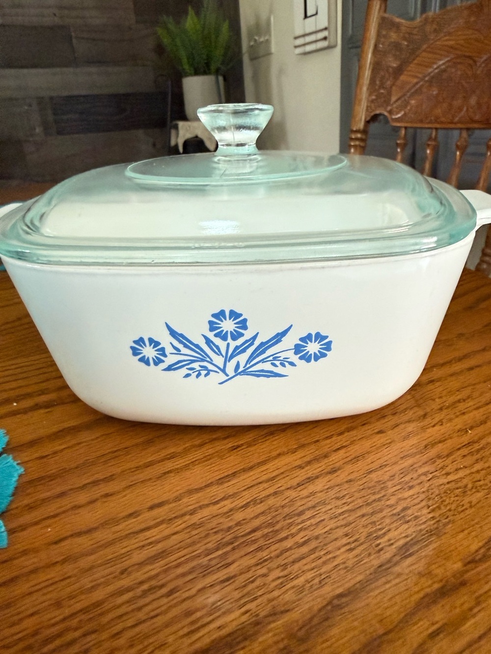 Vintage Corning-ware Cornflower blue 1 1/4 quart casserole dish
